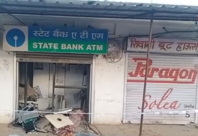 SBI ATM looted Panna by blastin dynamite