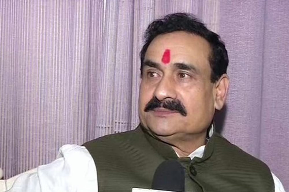 home minister of madhya pradesh narottam mishra said sorry for his statement for not wearing mask