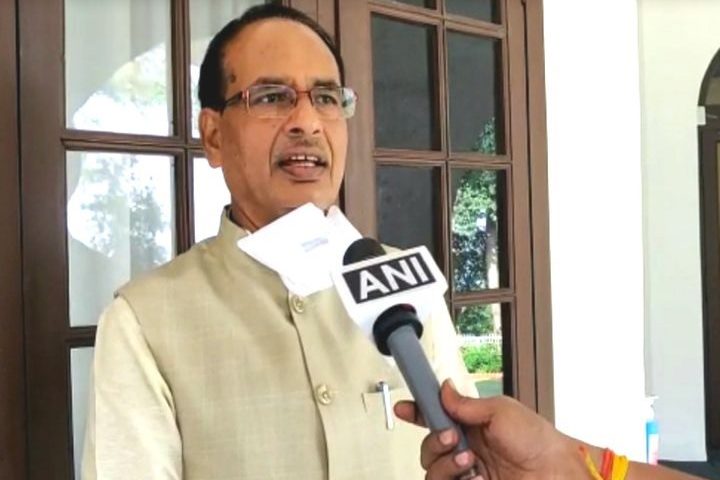 shivraj singh chauhan expressed his anger over arrest of republic tv editor in chief arnab goswami